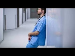 Des infirmières en pleurs": ces soignants qui se font vacciner pour éviter les sanctions