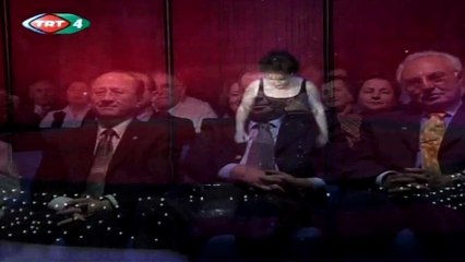 Ayşe Taş / Bahçemde çemen gözlerinin rengine benzer