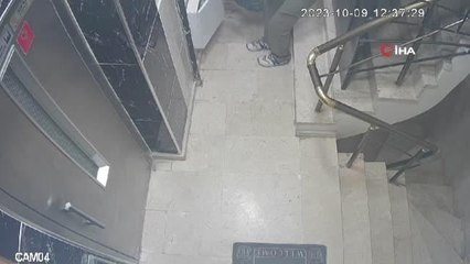 Esenyurt'ta Hırsızlık Anları Güvenlik Kamerasına Yansıdı