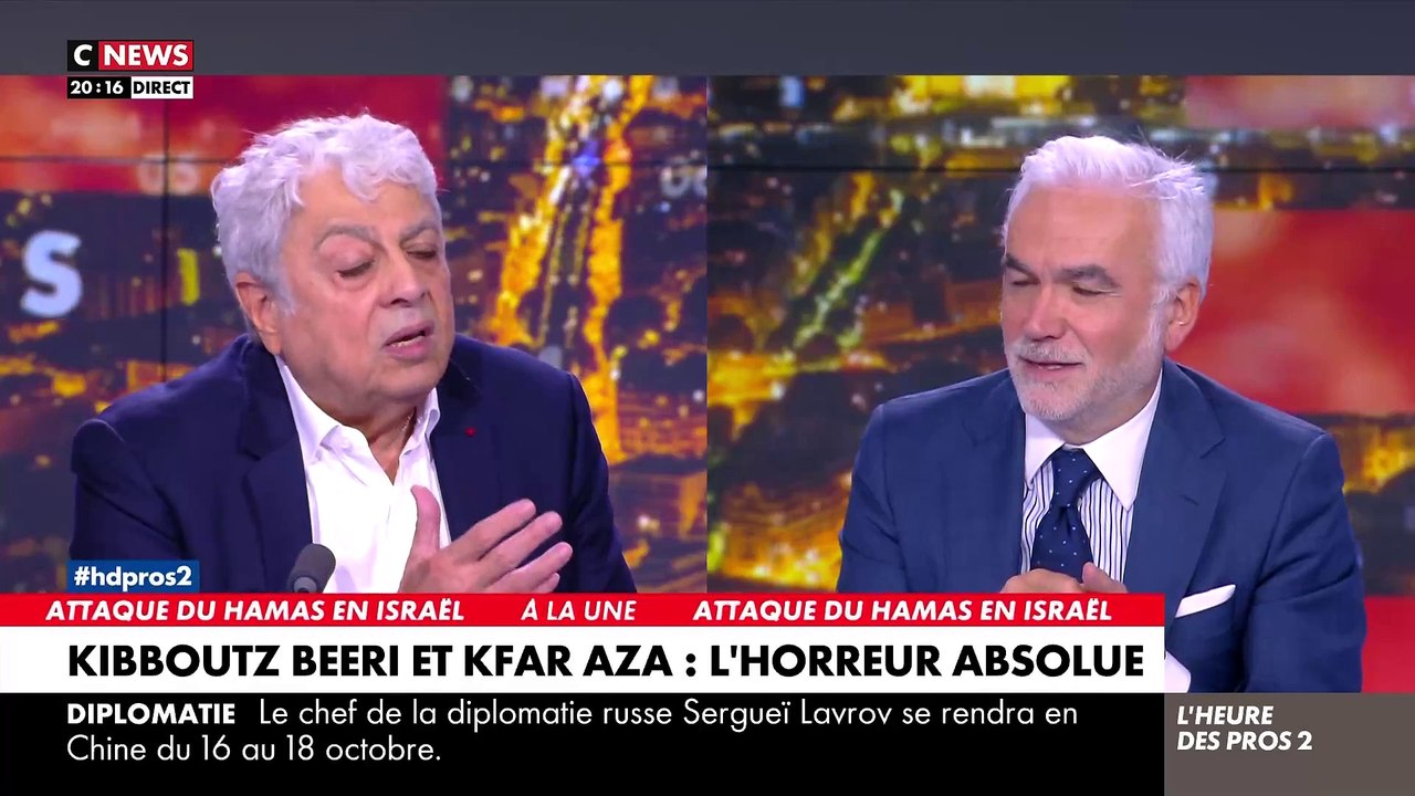 Attaque du Hamas: Le chanteur Enrico Macias appelle à "dégommer physiquement" La France insoumise - Le député LFI Thomas Portes annonce saisir la justice - VIDEO