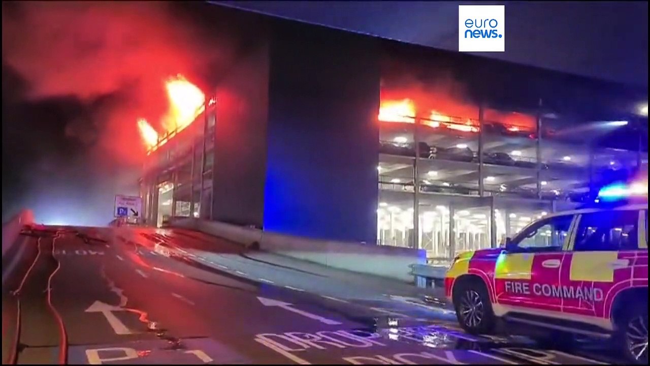 Großbrand legt Londoner Flughafen Luton lahm