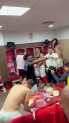 ¡Celebración épica! Jugadores del Sporting de Gijón triunfan en la cancha ⚽
