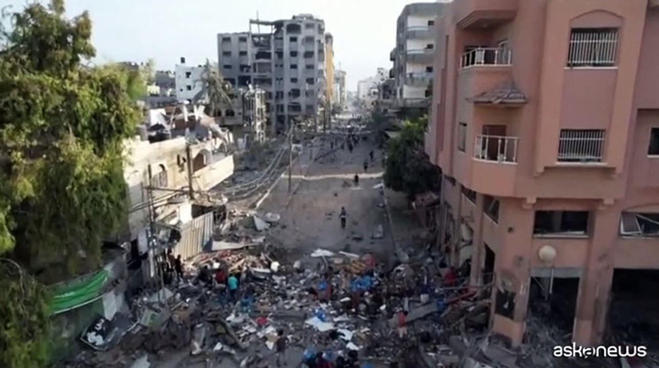 Palazzi sventrati e macerie, la devastazione di Gaza vista dal drone