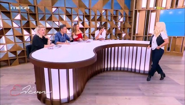 Ελένη Μενεγάκη: Έβαλε το πιο μοδάτο γιλέκο και αποθεώθηκε- Με αυτό το στυλ δεν την είχαμε δει ποτέ!