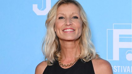 Voici - Alexandra Lamy : cet incident avec une fan qui a perturbé son mariage avec Jean Dujardin (1)