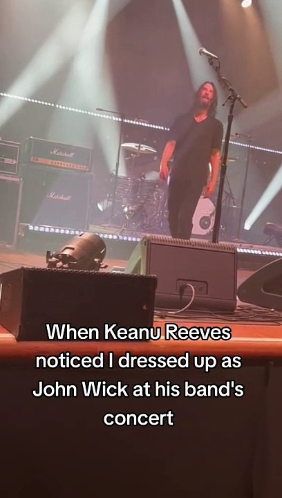 Keanu on Stage