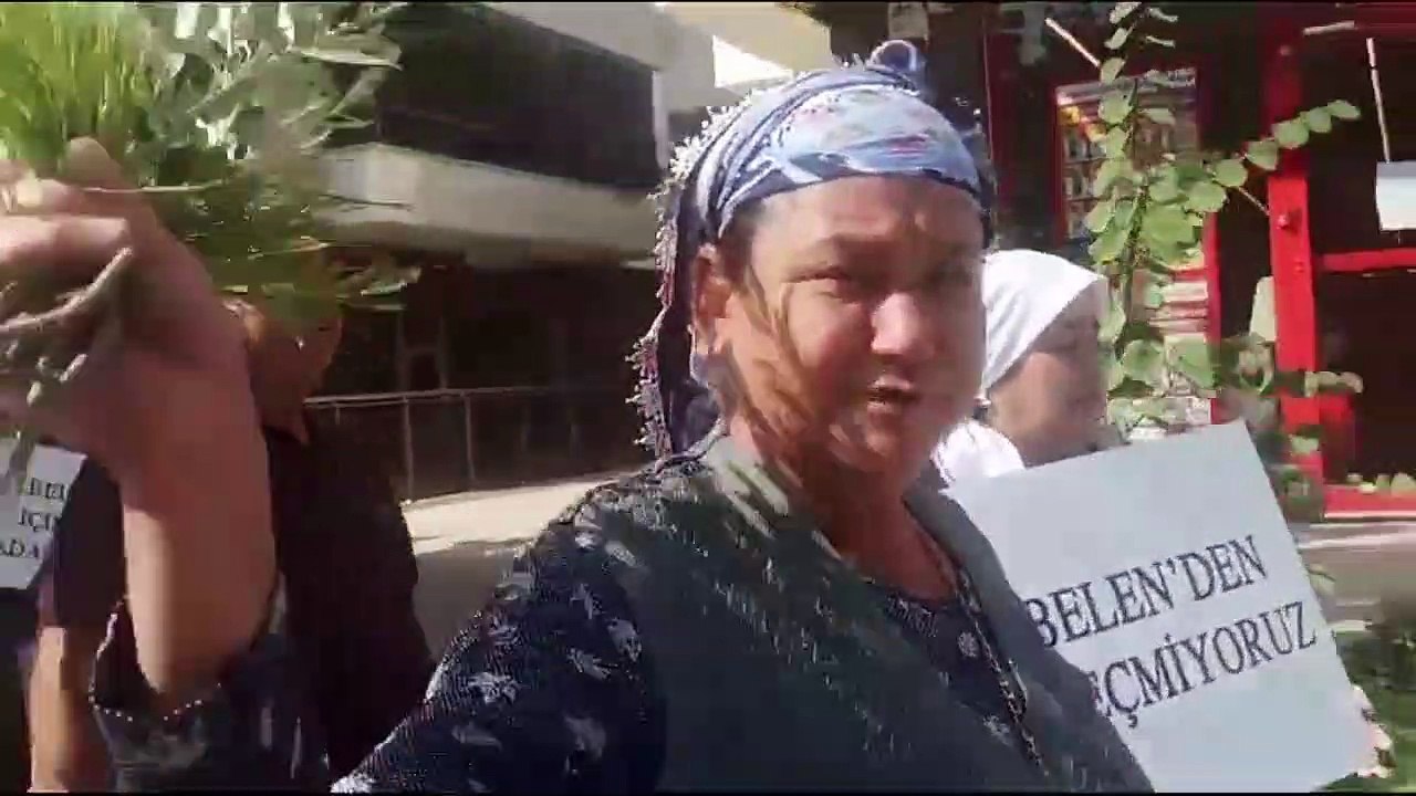 İkizköylüler Akbelen için Muğla Adliyesi'ne yürüdü:  'Topraklarımızı koruyoruz, Akbelen'den vazgeçmiyoruz'