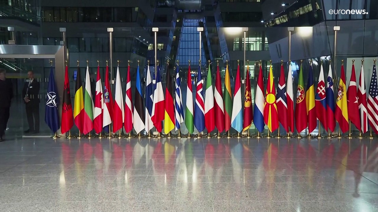 وزراء دفاع الناتو يجتمعون لبحث دعم أوكرانيا في أعقاب إعلان إسرائيل الحرب