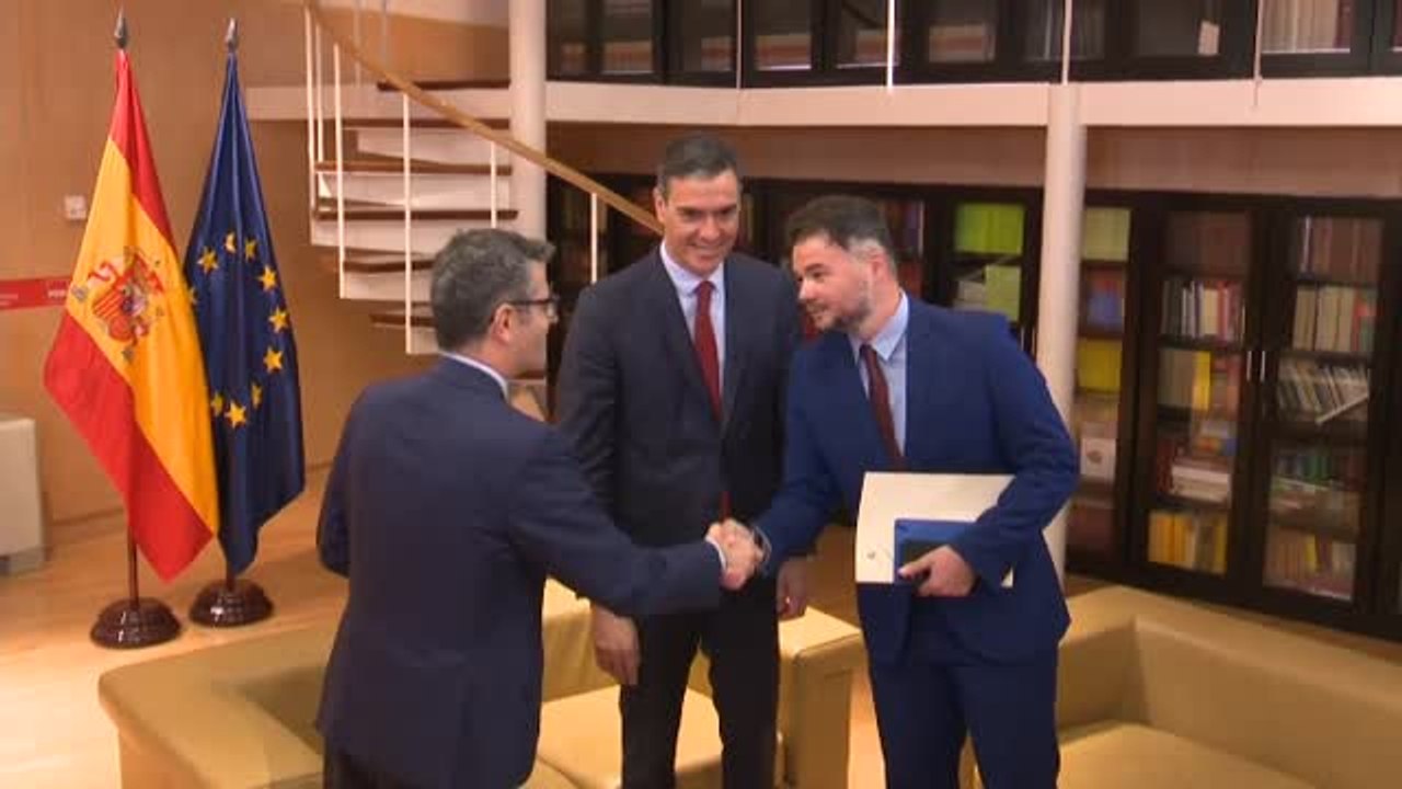 Sánchez llama por teléfono a Junqueras antes de reunirse con el grupo de ERC en el Congreso