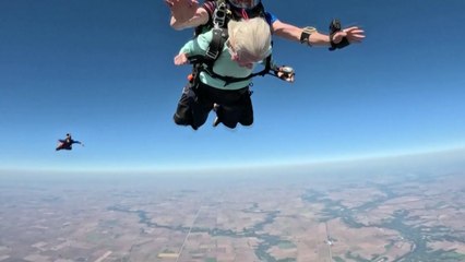 104살 최고령 스카이다이버, 8일 만에 하늘에 영면 / YTN