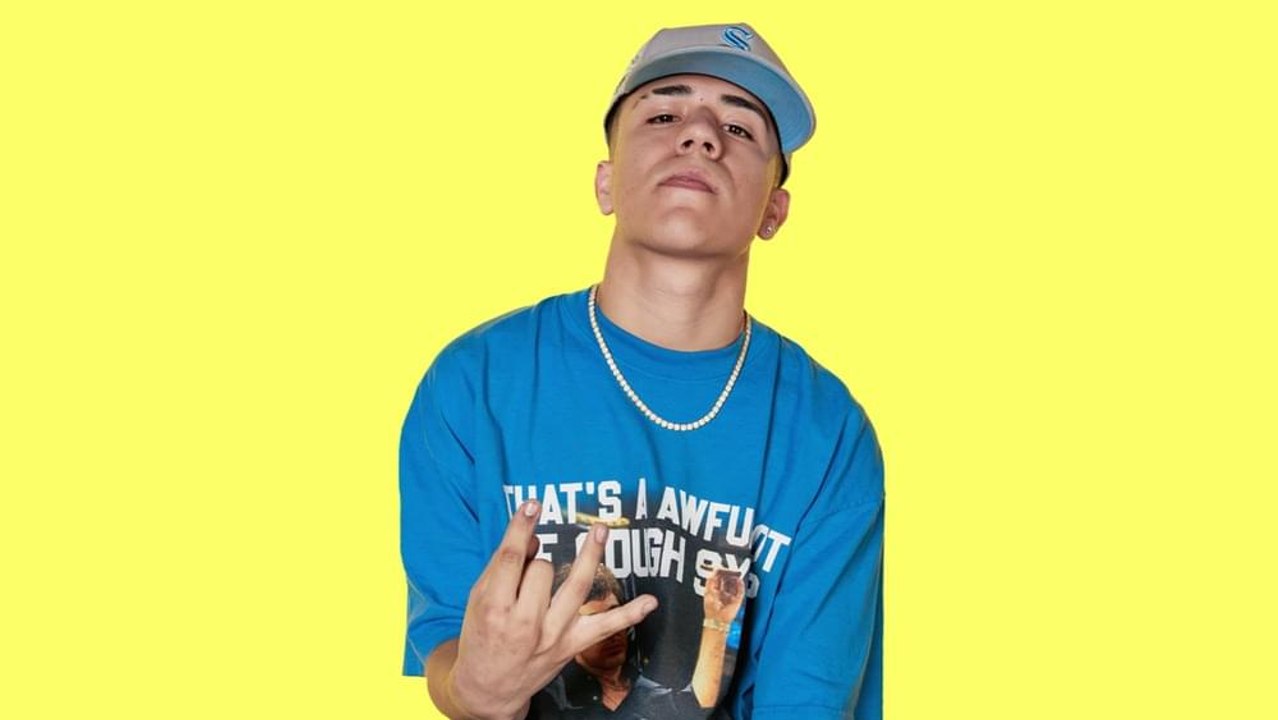 Chino Pacas "Que Sigan Llegando Las Pacas" Letra Oficial Y Significado | Genius Verified