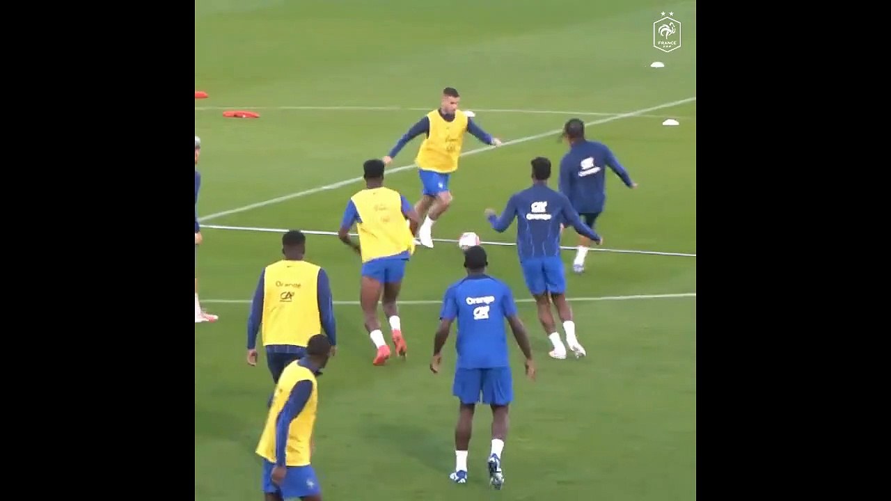 Kylian Mbappé s'amuse en Bleu, la complicité avec Olivier Giroud régale les fans