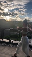 Melis Sezen balkonda tango yaptı