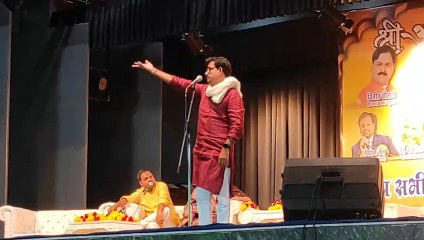 अब देश को खतरा चार इंच के मोबाइल से ...