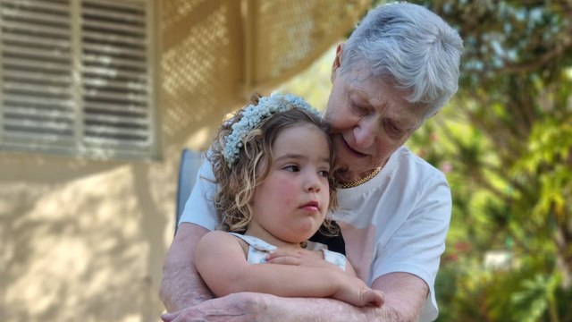 Los impactantes relatos de dos familias que esperan que el grupo terrorista Hamás libere a sus seres queridos