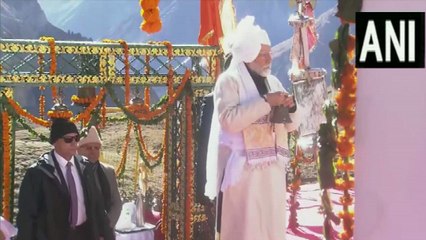 पिथौरागढ़ पहुंचे पीएम मोदी,जोलिंगकोंग में पार्वती कुंड में पूजा और दर्शन, फिर गुंजी गांव होंगे रवाना