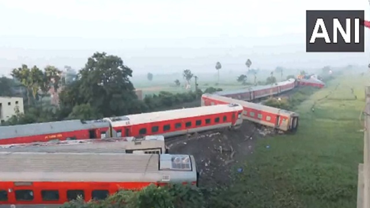 Buxar Train Accident: बक्सर में बड़ा ट्रेन हादसा, अब तक 4 की मौत, 100 से ज्यादा घायल