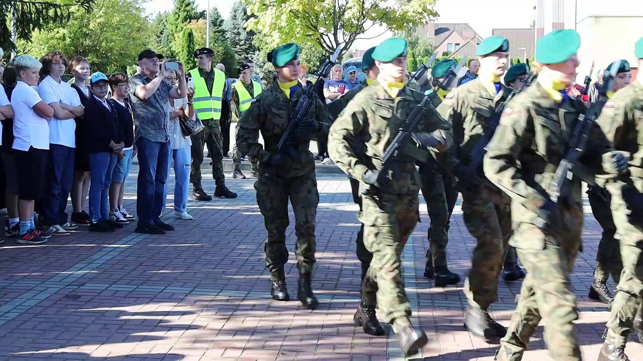Sieć Biedronek nas ocali: Polska bezbronna w obliczu niebezpieczeństwa