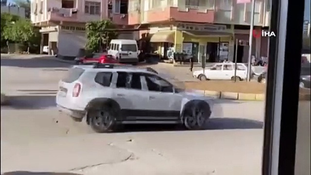 Un enfant utilisé comme corde pour tirer une voiture à Kozan