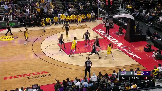 D'Angelo Russell leads the way for Lakers in victory over Kings