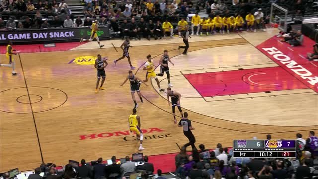 D'Angelo Russell leads the way for Lakers in victory over Kings