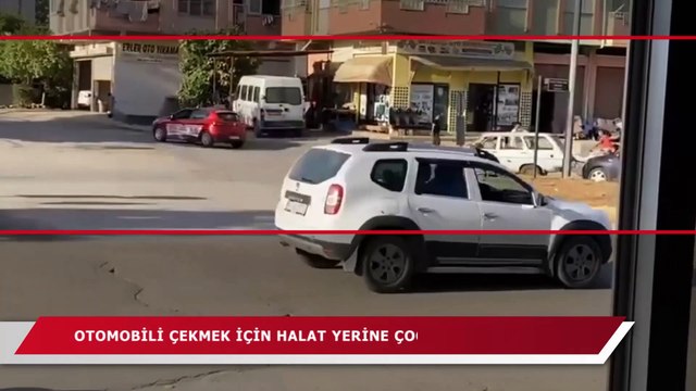 Otomobili çekmek için halat yerine çocuk kullandılar!