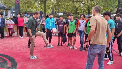 Nacer Chadli inaugure un nouveau Belgian Red Court à Hal