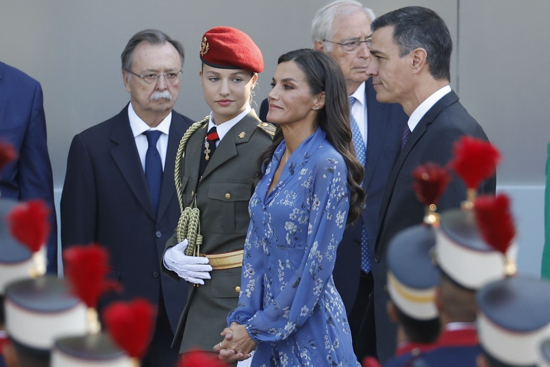 Abucheos y pitos a Pedro Sánchez a su llegada al desfile de la Fiesta Nacional
