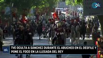 TVE oculta a Sánchez durante el abucheo en el desfile y pone el foco en la llegada del Rey