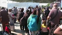 Centinaia di stranieri al valico di Rafah in attesa di lasciare la Striscia di Gaza