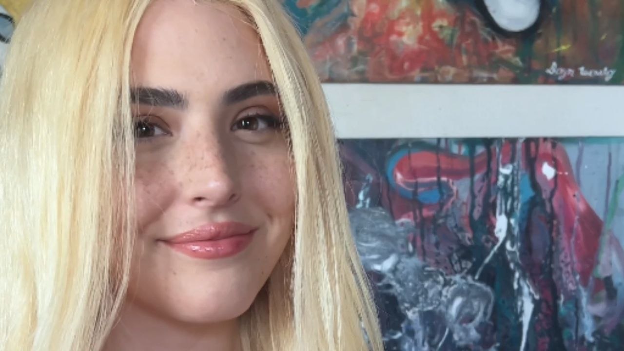 Artist turns Shrinky-Dink Plastic of Takeaway Boxes into Jewellery *Amazing*