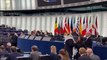 El Parlamento Europeo impide al eurodiputado de IU, Manu Pineda, intervenir con el pañuelo palestino