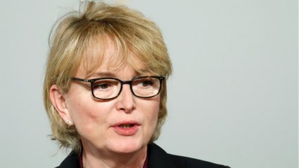 GALA VIDEO - Claude Chirac : quelle était sa relation avec Laurence, sa sœur malade ?