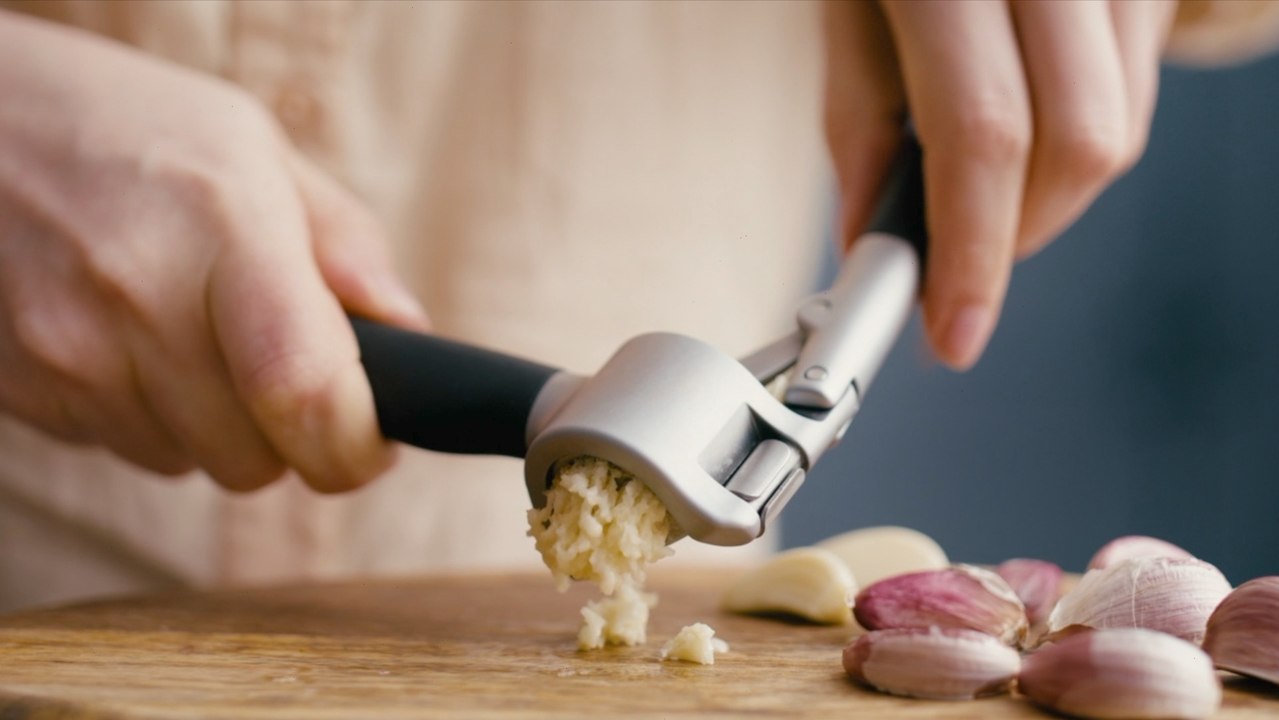 Garlic Presses Might Be the Reason We Suffer From Garlic Breath