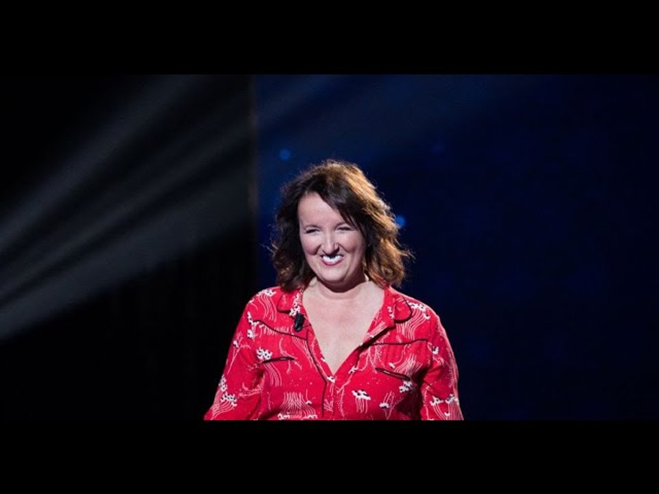 Anne Roumanoff : "Il a fallu menacer votre fille...", la comique surprise en direct par un auditeur