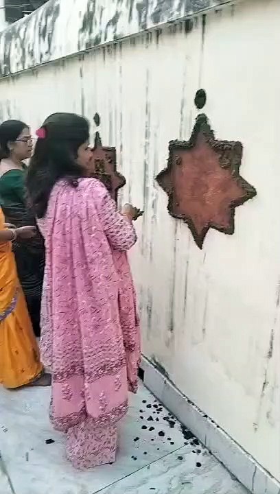 video...बांके बिहारी मंदिर में सांझी महोत्सव