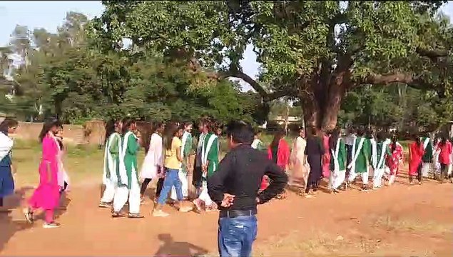 Video Story : मतदान का प्रतिशत बढ़ाने रैली निकालकर छात्र-छात्राओं ने लोगों को किया जागरूक