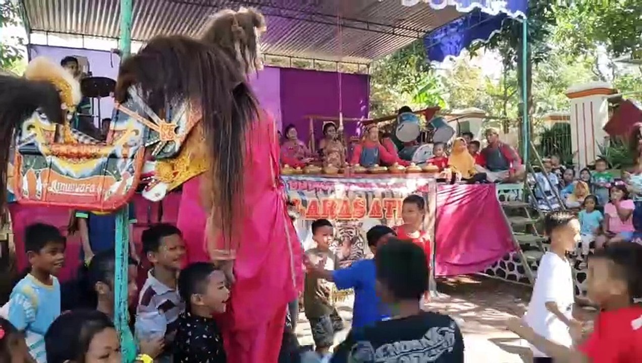 Kudalumping  Tegalombo  ondel ondel Seni Budaya Kuda Lumping Larasati Tegalombo  Tersono Batang Jateng