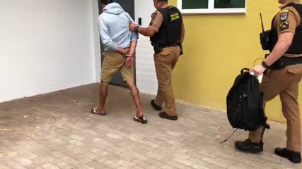 Homem é detido pela PM com drogas na Praça da Bíblia