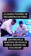 Hincha sorprende a Pizarro con un tatuaje de su rostro.