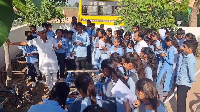 बच्चों ने सीखे खेती के गुर, जानी जैविक कृषि व वर्मी कंपोस्ट की विधि