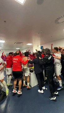 A Milli Takım soyunma odasında büyük coşku!