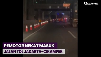 Tải video: Pemotor Tanpa Helm Nekat Masuk Jalan Tol Jakarta-Cikampek dengan Kecepatan Tinggi