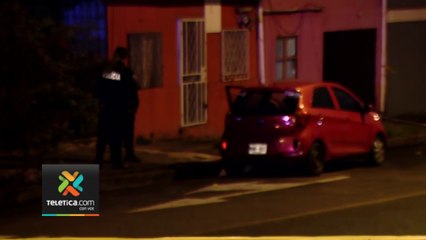 tn7-2-Asesinan hombre dentro de carro en Cristo Rey-121023