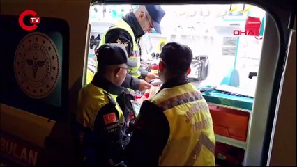 Beykoz'da feci kaza... Önce bariyerlere ardından park halindeki TIR'a çarptı