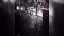 Bağdat Caddesi’nde hatalı şerit değiştiren sürücü kazaya neden oldu