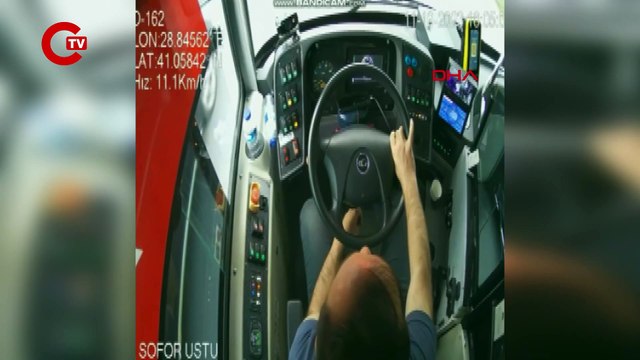 Bağcılar'da İETT otobüsünün şoförüne bıçaklı saldırı!