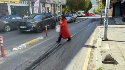 Üsküdar'da Minibüsten Dökülen Yağ Sonucu Kadın Yaralandı