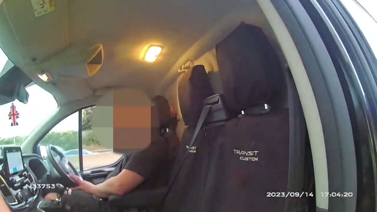 Drunk-driver swerves across motorway then goes for a kip