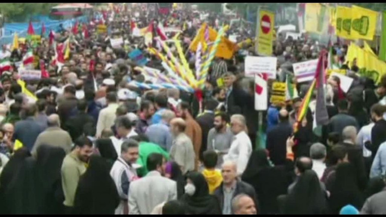 A Teheran migliaia in piazza in sostegno dei palestinesi